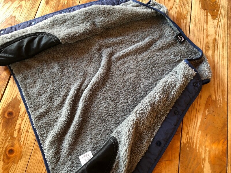 ワークマンの「ストレッチフリース ノーカラーベスト」は裏地なし