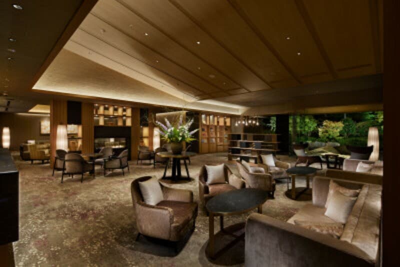 夜のティーラウンジ