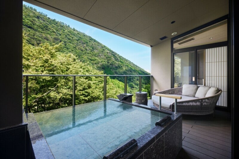 ラグジュアリーDタイプの露天風呂