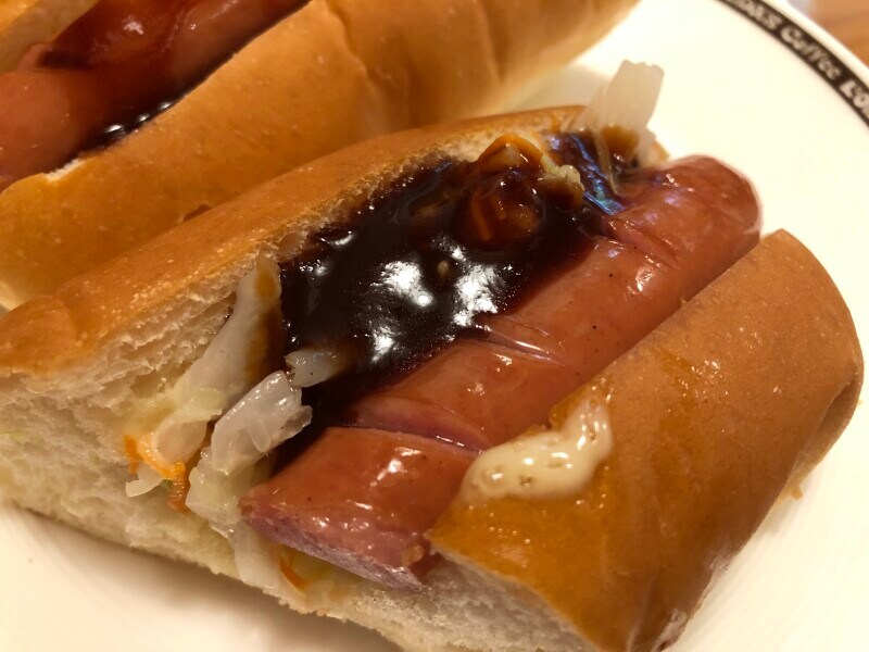 コメダ珈琲の「ホットドッグ」は甘めのソースが美味しい！