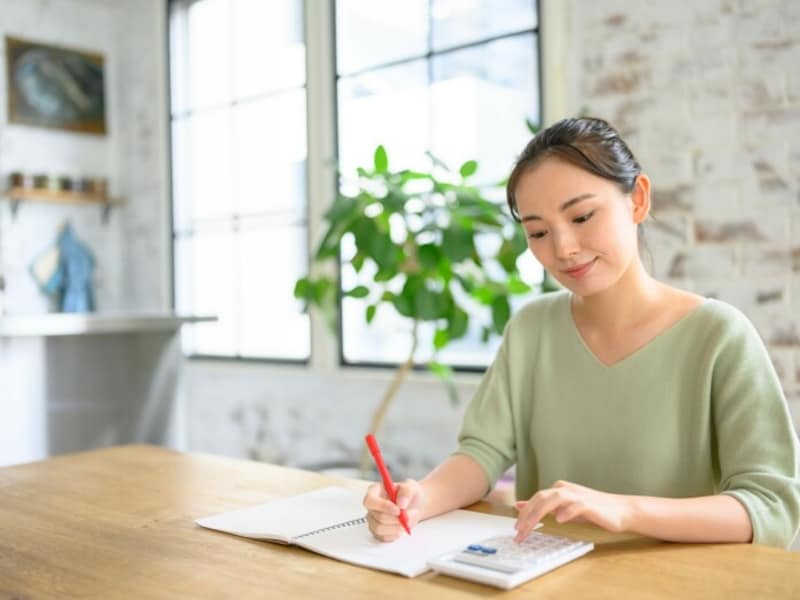 年金を月22万円もらえる人の現役時代の収入とは?