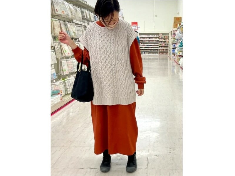 レインシューズは悪天候でもガンガン履けて、持っておくと便利なアイテム　出典：WEAR