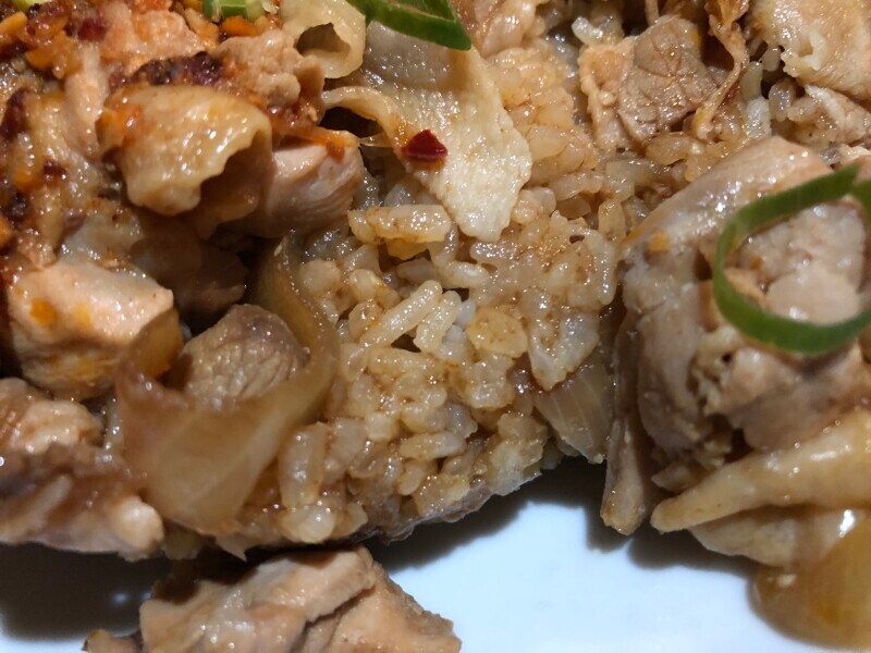 タレやラー油がしみ込んだご飯が美味しい！