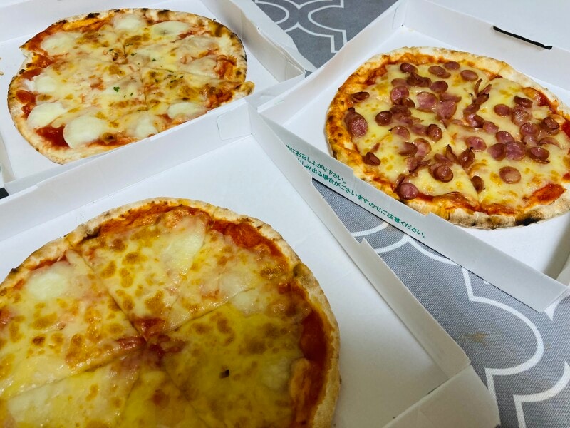 お持ち帰りピザを食べ比べ!