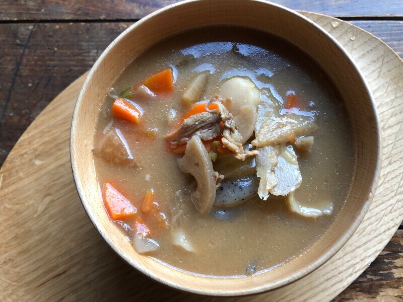 吉野家の「とん汁」は具材が多い