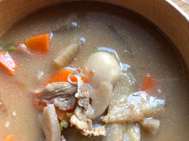 丸っとした里芋もある