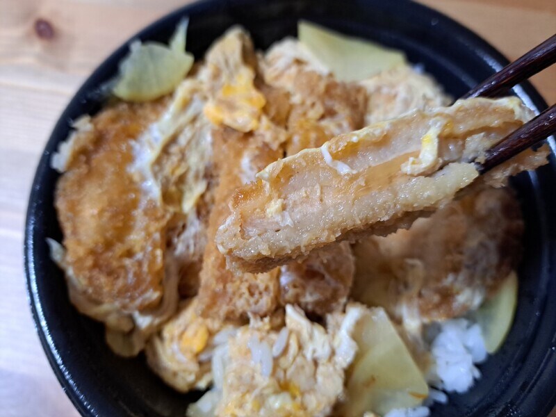 ほっともっとの「ロースかつ丼」