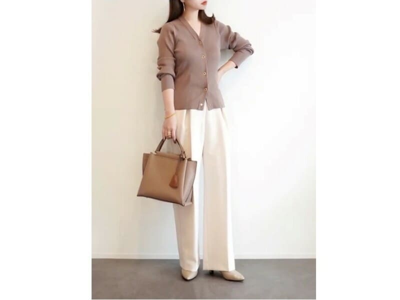 シンプルなアイテの中でも、自分に合うサイズやシルエットを把握しておくのがおすすめ 出典:WEAR