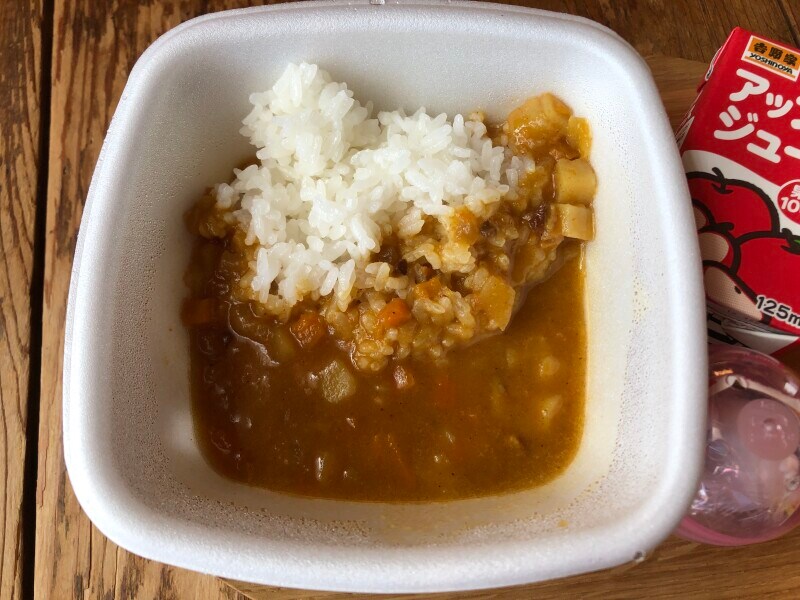 吉野家のキッズメニュー「ミニカレーセット」は野菜たっぷり