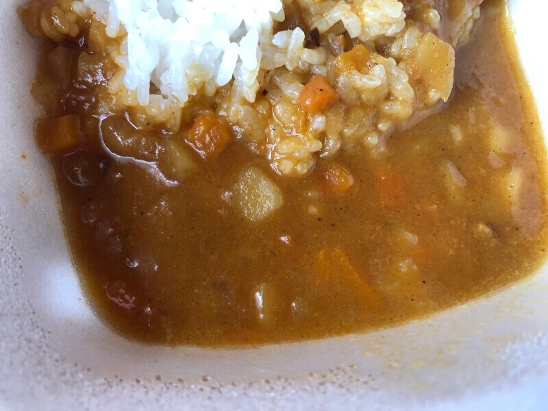 吉野家のキッズメニュー「ミニカレーセット」は野菜の旨味も出ている