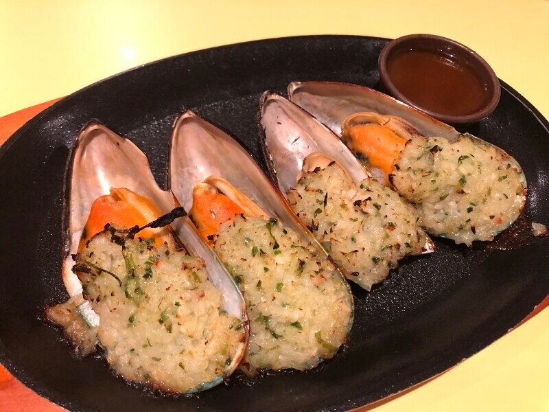 サイゼリヤの「ムール貝のガーリック焼き」