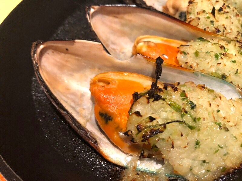 ムール貝の調理の仕方らよくわからない。だからサイゼリヤの「ムール貝のガーリック焼き」に頼りっぱなし