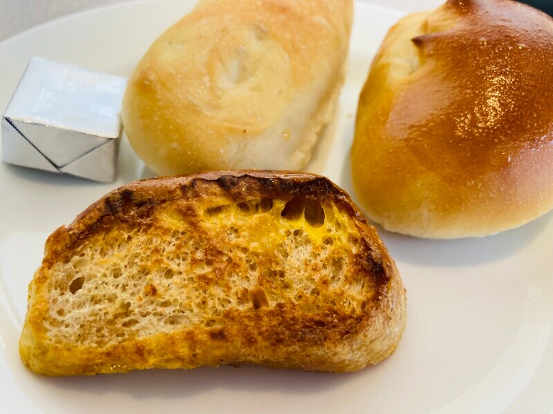 手前がイチオシのフレンチトースト。