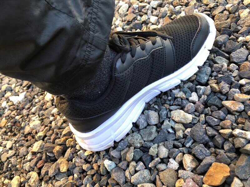 普段23.0cmを履く筆者は、「アスレシューズライト」も23.0cmでジャストサイズ