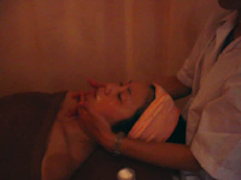 フレイシャル施術中