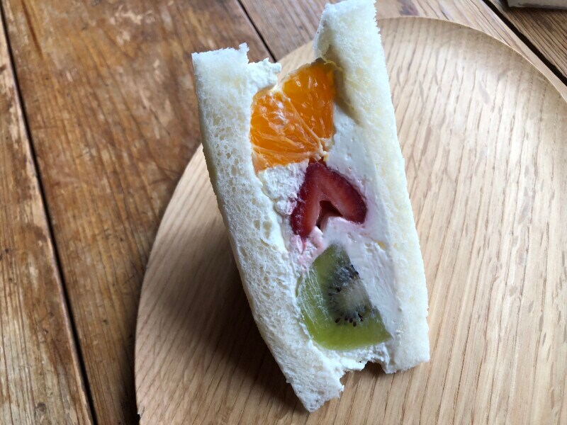 ローソンの「小さな幸せのフルーツサンド　フルーツミックス」