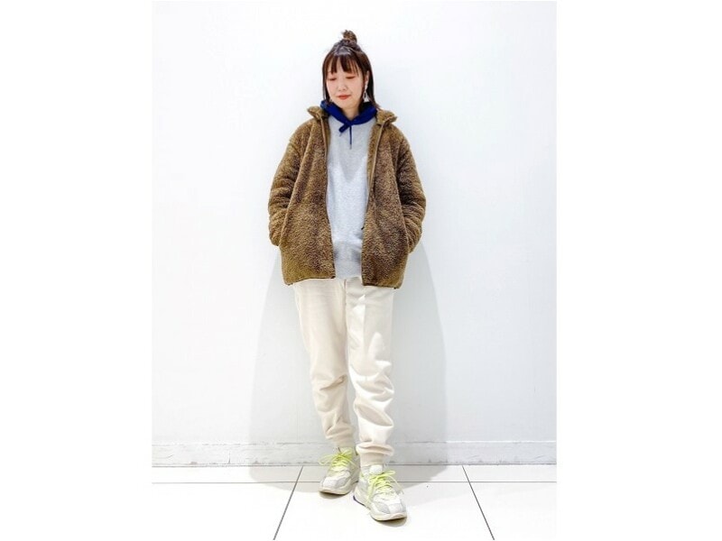 内側がボア素材&足首がきゅっと締まったデザインなので暖か 出典:StyleHint