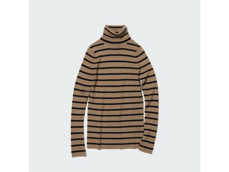 ユニクロ　エクストラファインメリノリブタートルネックセーター　2990円（税込）