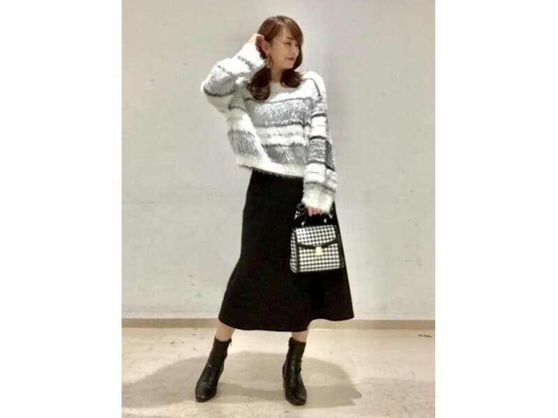 ブーツ等とも合わせやすい使いやすい丈感が◎　出典：StyleHint