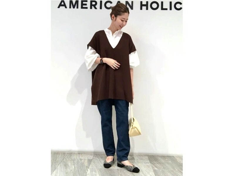 トレンドのベストを重ねて体型カバーしながら今っぽく着こなして　出典：WEAR