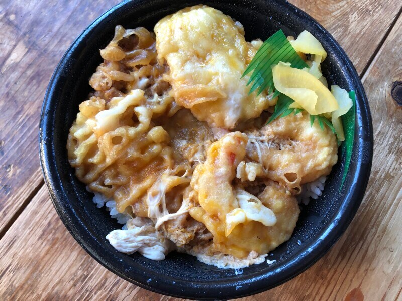 ほっともっとの「海鮮天とじ丼」