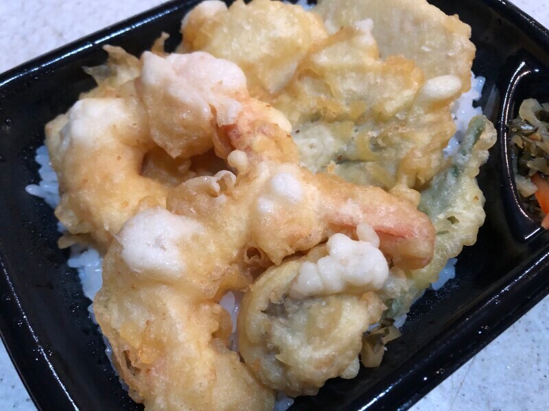 ぷりぷりのエビ天、ふっくらしたホタテ天