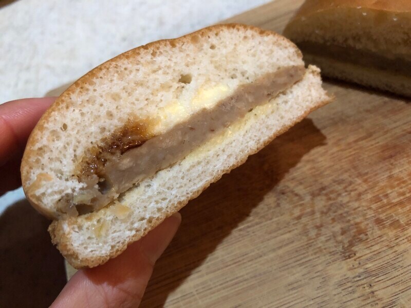 ローソンの「てりやきハンバーガー」は小腹が空いた時におすすめ