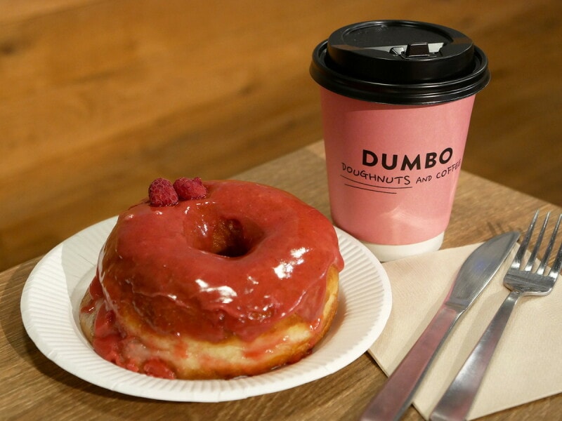 フランボワーズ(税込450円)、カフェラテ(税込450円)