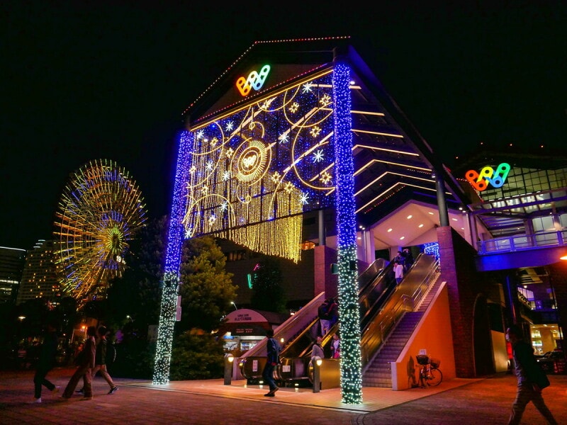 汽車道側ゲートは「星座占い」からインスピレーションを受けたデザイン（2022年11月3日撮影）