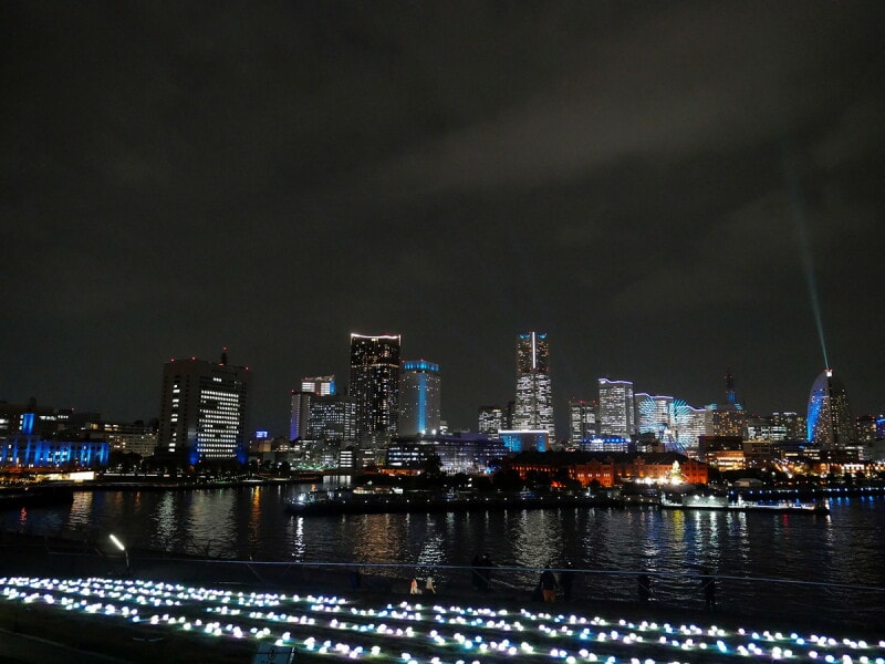 メインビューポイントの横浜港大さん橋国際客船ターミナルからの眺め（2022年11月22日撮影）