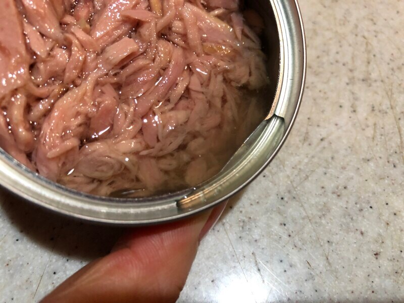 ドン・キホーテの「ライトツナフレーク かつお 10缶パック」の油を切って使うのもおすすめ