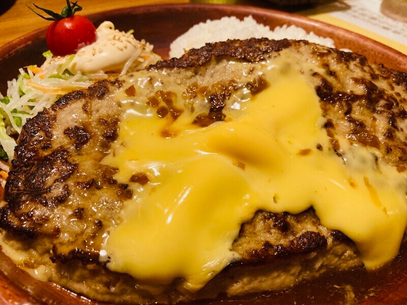 こちらはチーズをトッピングしたバージョン