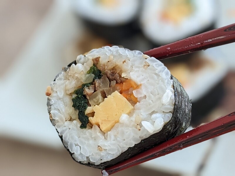 ごま油が効いている無印良品の冷凍キンパ