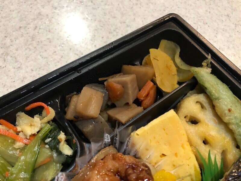 漬物、煮物、和物も入っている