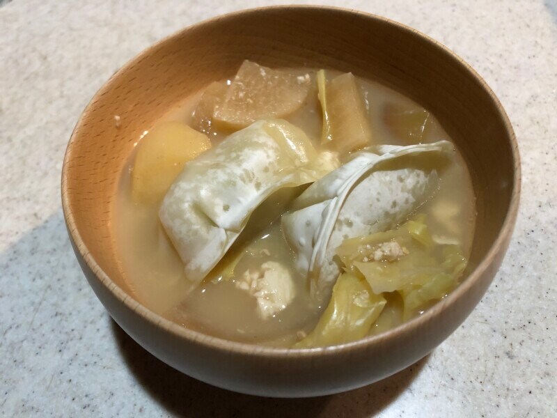 バーミヤンの「お持ち帰り 冷凍生餃子」をアレンジした「餃子味噌汁」