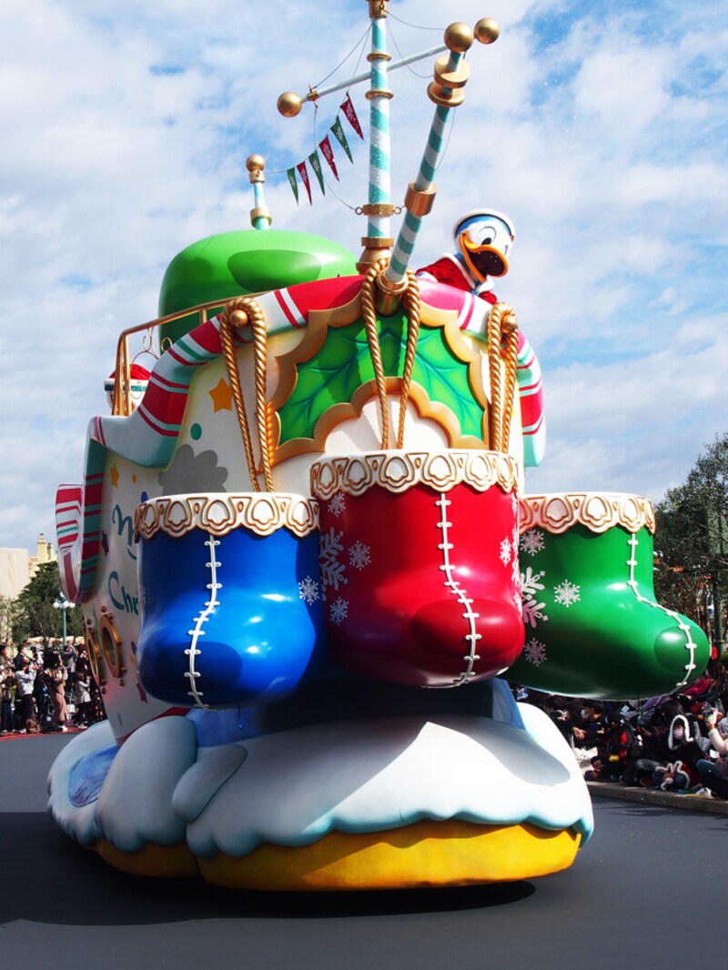 22年 ディズニー クリスマス の注目ポイントは 限定メニュー 人気グッズも 遊園地 All About