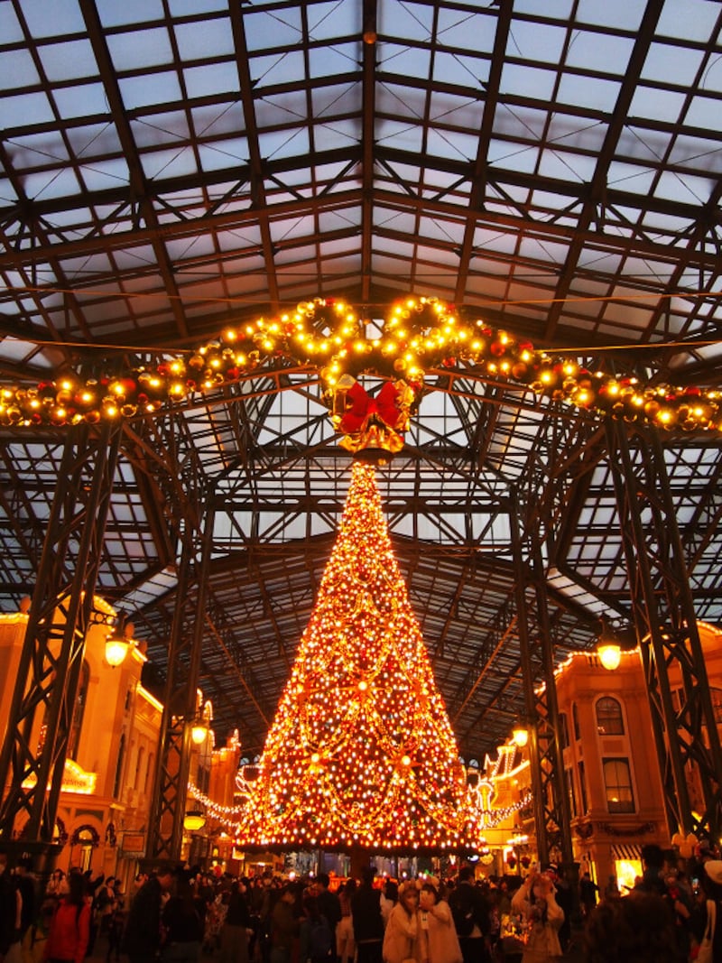 東京ディズニーランドのクリスマスデコレーション