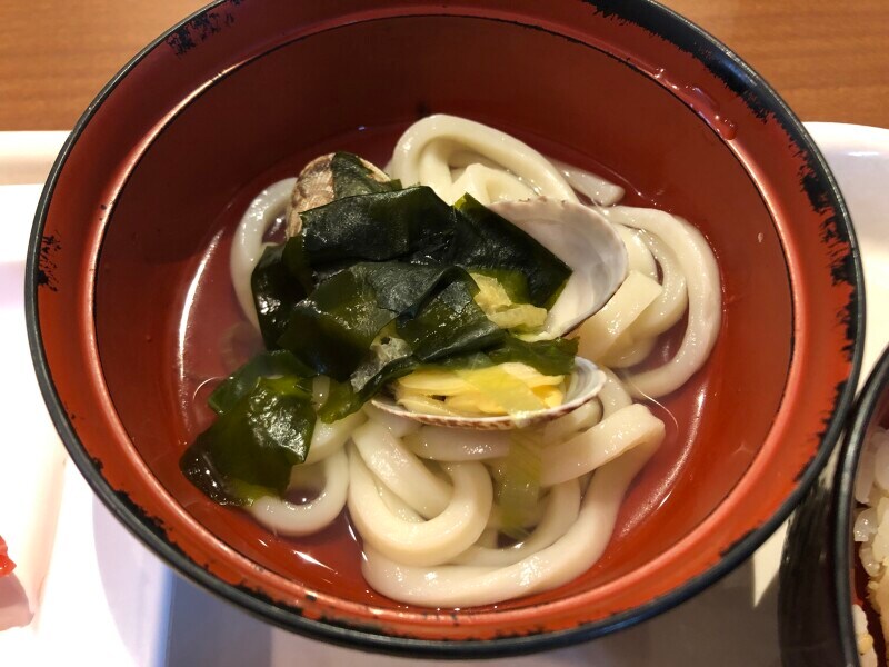 ココスの「朝食バイキング」のうどんは弾力があってもちもち