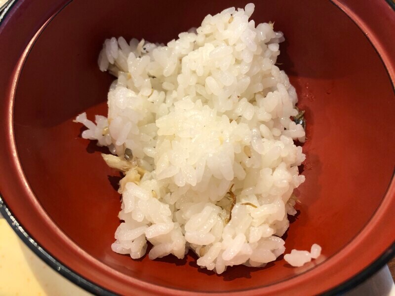 ココスの「朝食バイキング」の炊き込みご飯はサバ入り