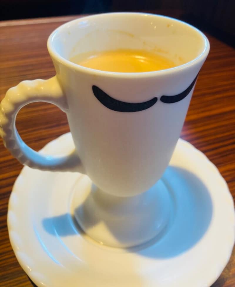 セットにすると、最初にコーヒーがきます