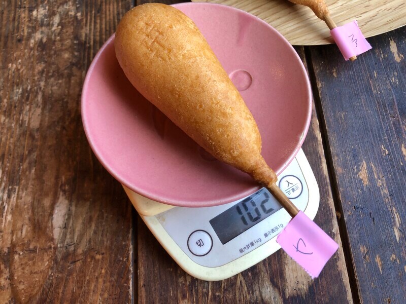 セブンイレブンの「アメリカンドッグ」は102gだった