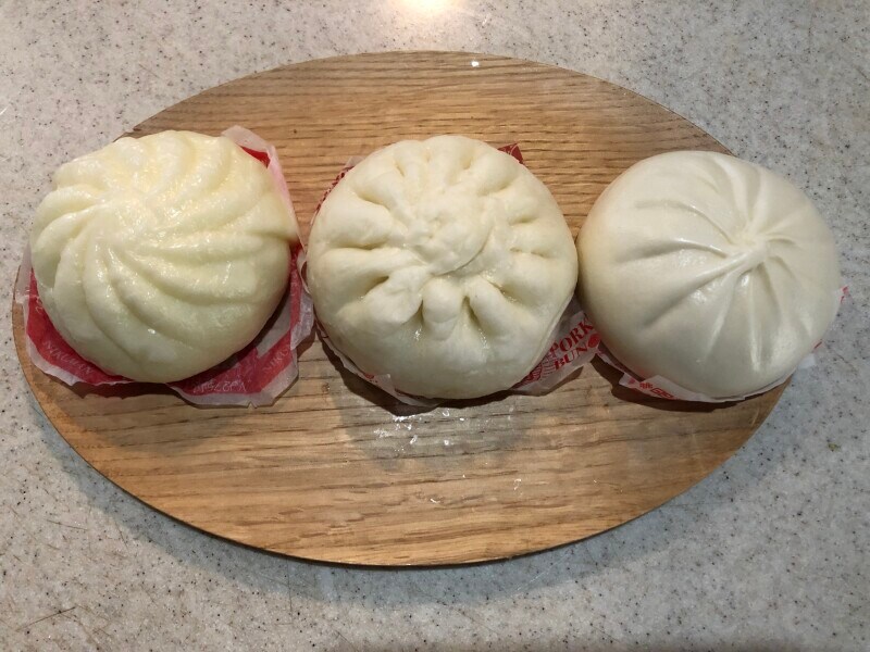 左からファミリーマート、セブンイレブン、ローソンの「肉まん」