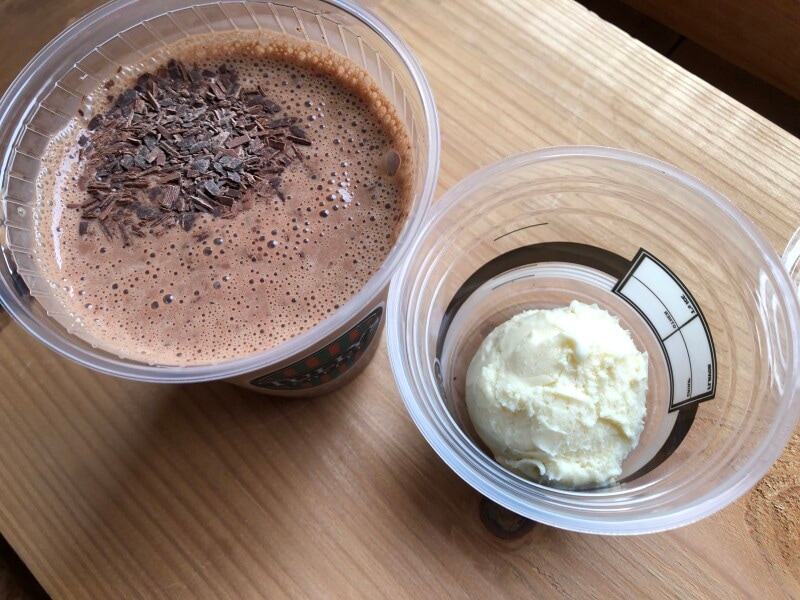 タリーズコーヒーの「チョコリスタ」と「T’sアイス　バニラ」