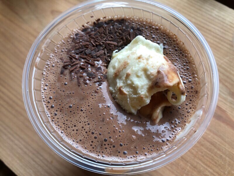 タリーズコーヒーの「チョコリスタ」に、「T’sアイス　バニラ」をトッピング