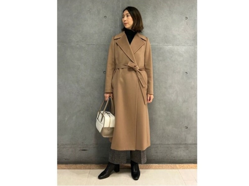 首元はタートルネック、足首はショートブーツで室内でも暖かい　出典：WEAR