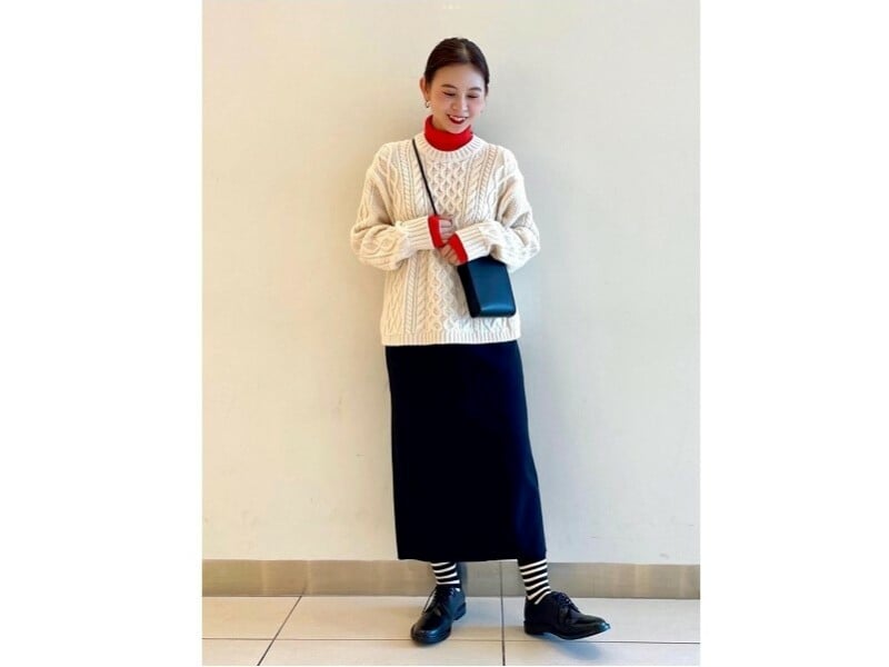 2022年のヒートテック新作で「オレンジ」を選びコーデのポイントに　出典：StyleHint