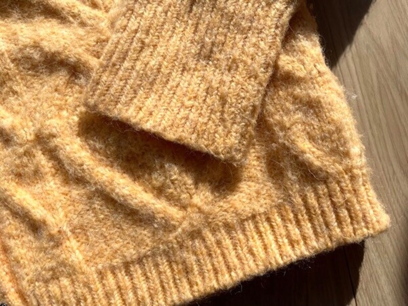 袖口や裾など、擦れる回数が多い部分は毛玉が出来やすいので要注意！