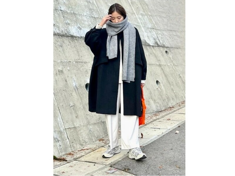 トレンドスニーカーは足元にプラスするだけで全体を今っぽく見せてくれるのが◎　出典：WEAR