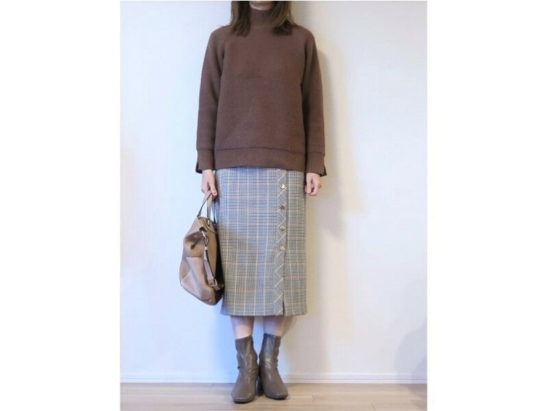 シンプルなきれいめショートブーツなのでスカート、パンツ問わずに合わせられて万能です