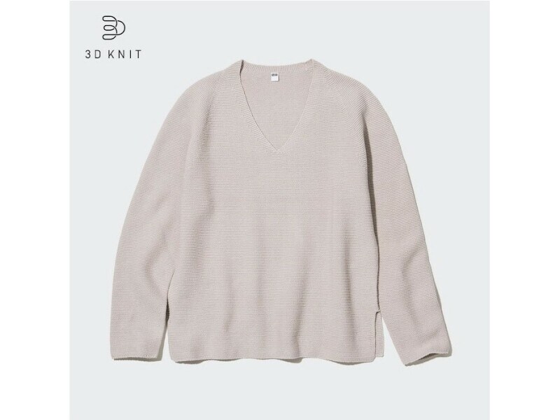 ユニクロ 3DコットンブレンドVネックセーター 2990円(税込)